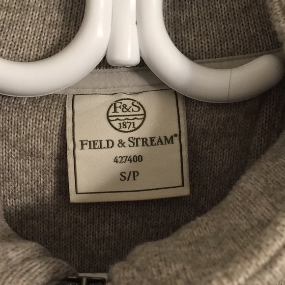 Zip up - Picture 2 of 2